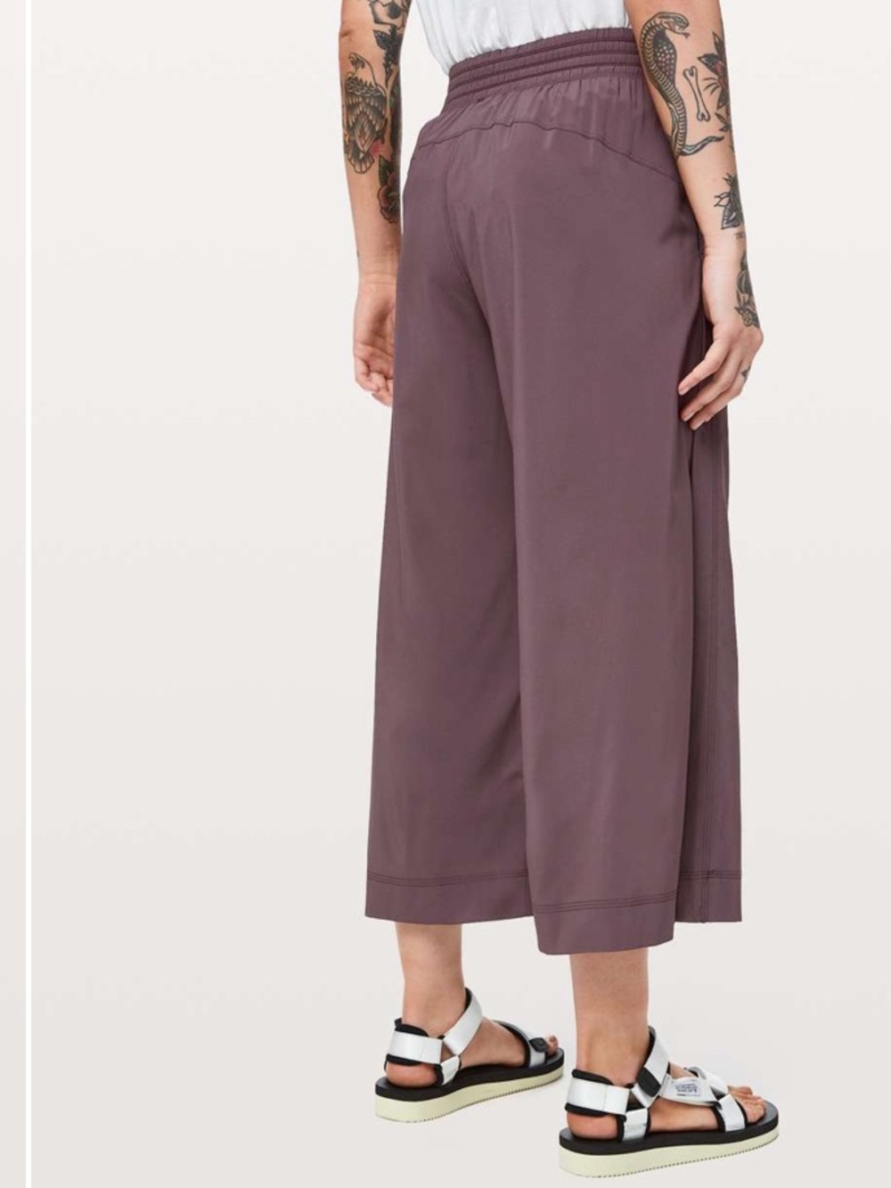 lululemon athletica Wanderer Culotte - Cherry Cola Plum - Picture 4 of 10